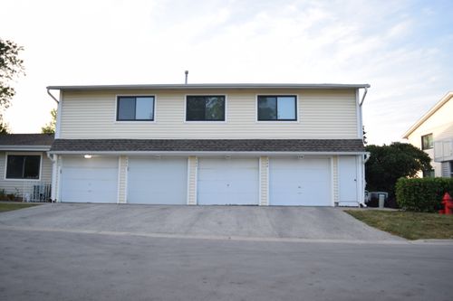 742 Edgelake Pt, Schaumburg, IL, 60194-3615 | Card Image
