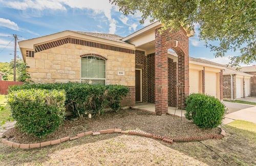 936 Furlong Dr, Grand Prairie, TX, 75051-8392 | Card Image