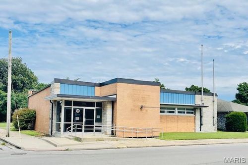 202 S Kingshighway St, Sikeston, MO, 63801-2946 | Card Image