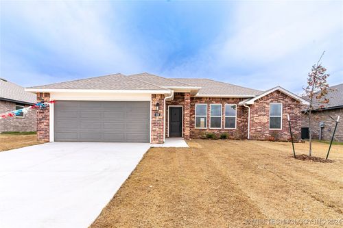 208 S 25th Street, Collinsville, OK, 74021 | Card Image