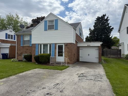 5032 Wolf Rd, Western Springs, IL, 60558-1818 | Card Image