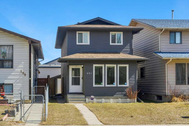 201 Templemont Drive Ne, Home with 4 bedrooms, 2 bathrooms and 3 parking in Calgary AB | Image 9