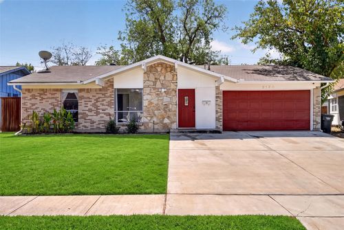 2130 Bowie Dr, Carrollton, TX, 75006-7605 | Card Image