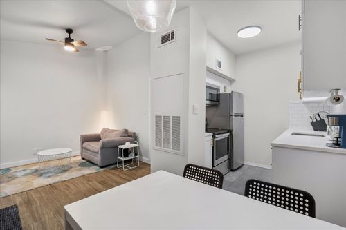 apt-310-3316 Guadalupe St, Austin, TX, 78705-2337 | Card Image