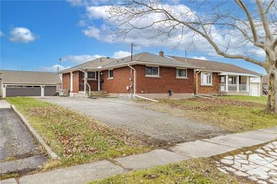 7156 Warden Ave, House other with 3 bedrooms, 1 bathrooms and 7 parking in Niagara Falls ON | Image 2