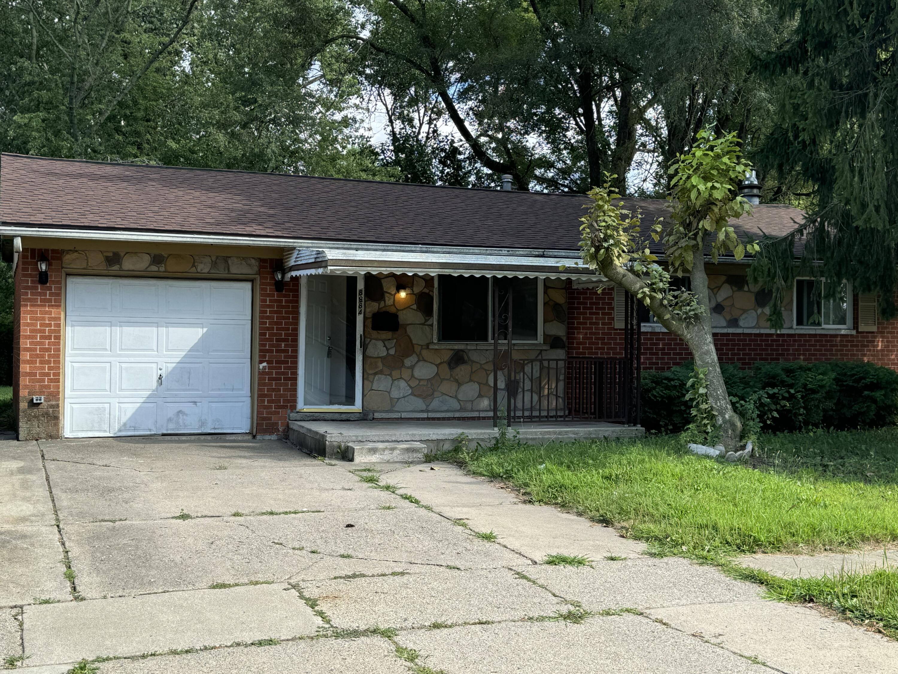 Nottingham Dr, Ypsilanti, MI 48198