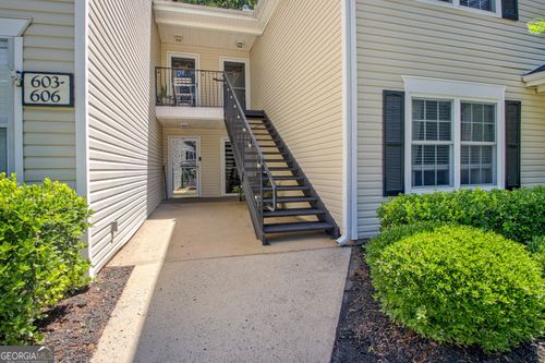 606 Ridgelake Dr, Peachtree City, GA, 30269-1465 | Card Image
