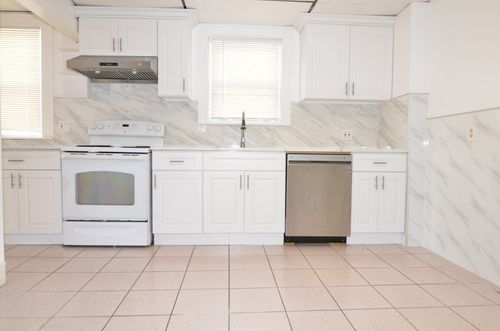 2-114 Sagamore St, Quincy, MA, 02171-2082 | Card Image