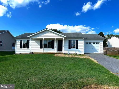 94 Escalade Ln, MARTINSBURG, WV, 25403-7719 | Card Image