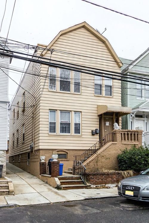 276 Winfield Ave, Jersey City, NJ, 07305-4586 | Card Image