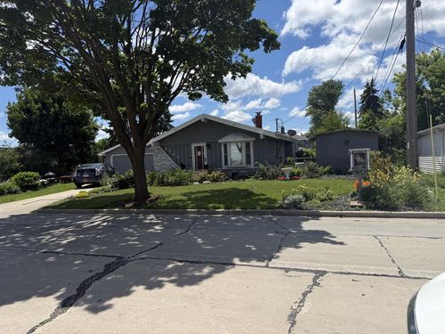 4765 N 117th Street, Wauwatosa, WI, 53225 | Card Image