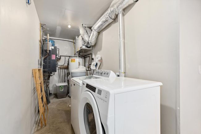 main level laundry | Image 19