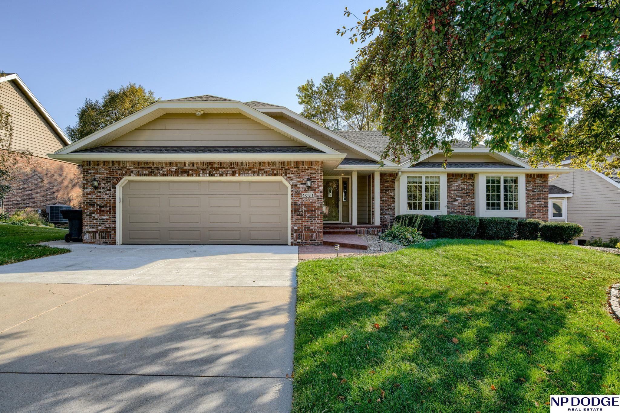 Birch Hollow Dr, Lincoln, NE 68516