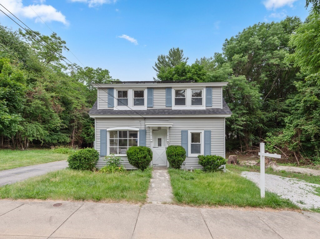 High St, Uxbridge, MA 01569