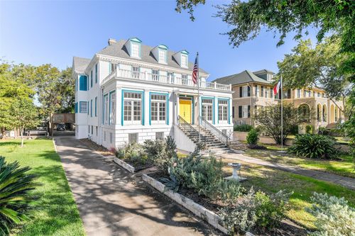 2920 Avenue O, Galveston, TX, 77550-6846 | Card Image