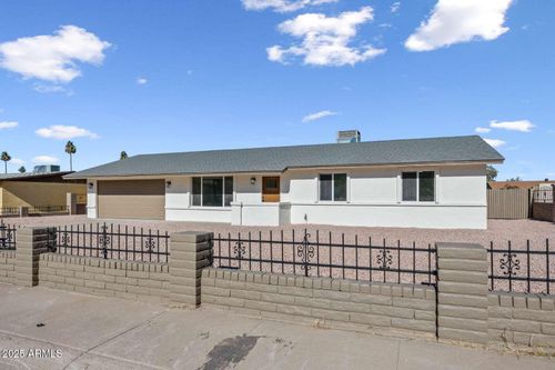 1802 E Ardmore Dr, Phoenix, AZ, 85042-8039 | Card Image