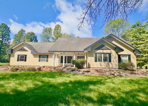 1 Bouchard Dr, Peru, NY, 12972-5003 | Card Image