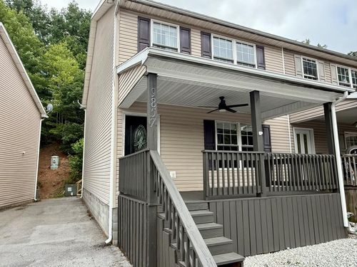 9857 New Hope Rd, Bluefield, WV, 24701-9363 | Card Image