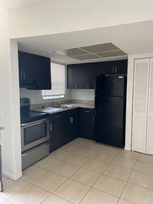 apt-e86-101 Ne 41st St, Oakland Park, FL, 33334-1383 | Card Image
