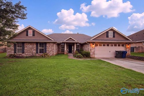 517 Summer Cove Cir Nw, Madison, AL, 35757-7584 | Card Image