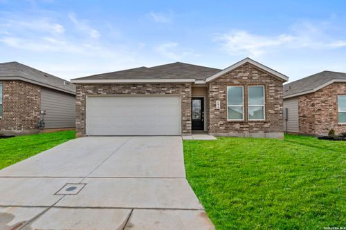 192 Juanita Way, Fredericksburg, TX, 78624-4668 | Card Image