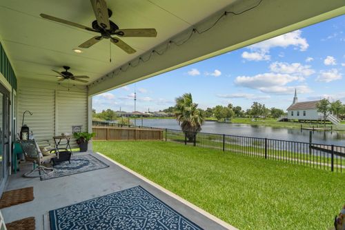 639 29th St, San Leon, TX, 77539-6807 | Card Image