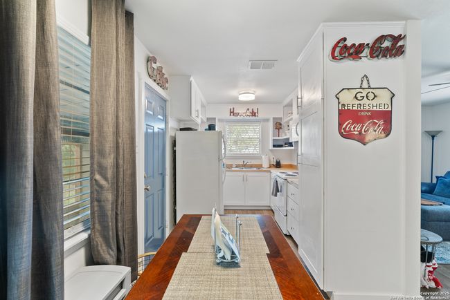 1204 Fannin St, House other with 2 bedrooms, 1 bathrooms and null parking in George West TX | Image 7