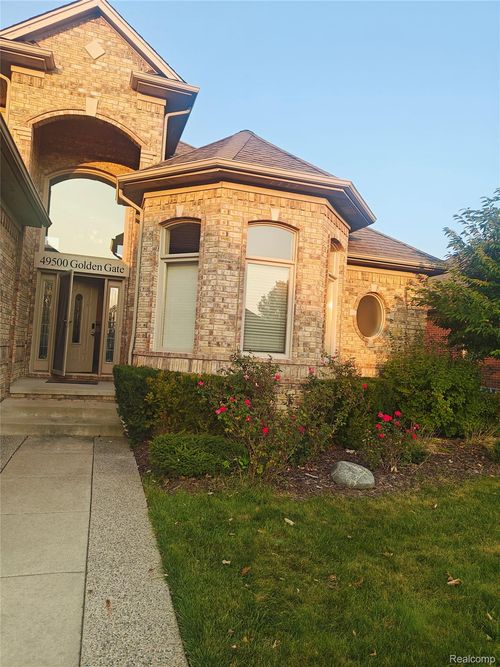 49500 Golden Gate Dr, Macomb, MI, 48044-5498 | Card Image