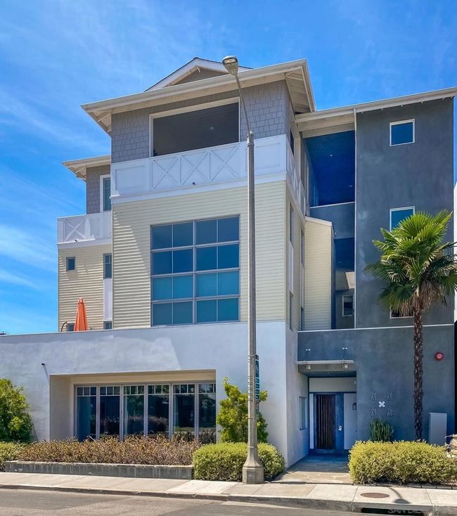 2687 State St, Condo with 2 bedrooms, 3 bathrooms and 2 parking in Carlsbad CA | Image 21