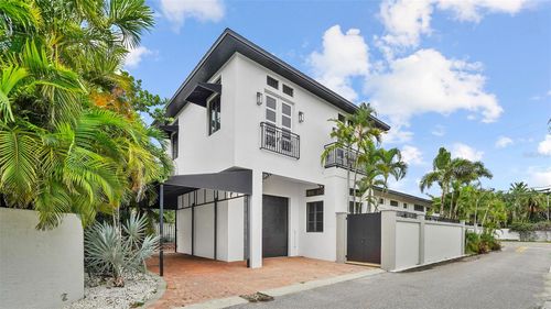 324 Siesta Dr, SARASOTA, FL, 34242-1044 | Card Image