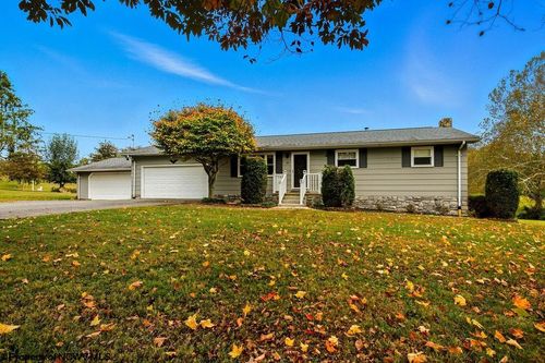 68 Sunday Dr, Clarksburg, WV, 26301-6747 | Card Image