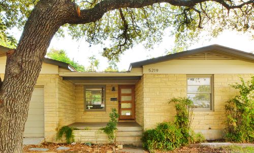 5219 Woodrow Ave, Austin, TX, 78756-2422 | Card Image