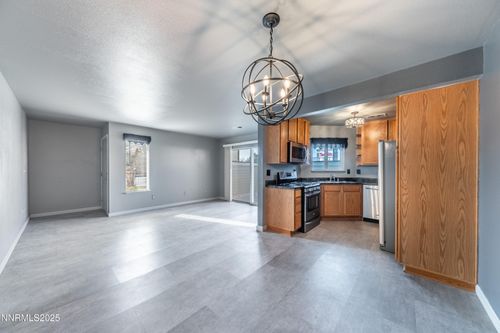 apt-4-2679 Sycamore Glen Dr, Sparks, NV, 89434-7621 | Card Image