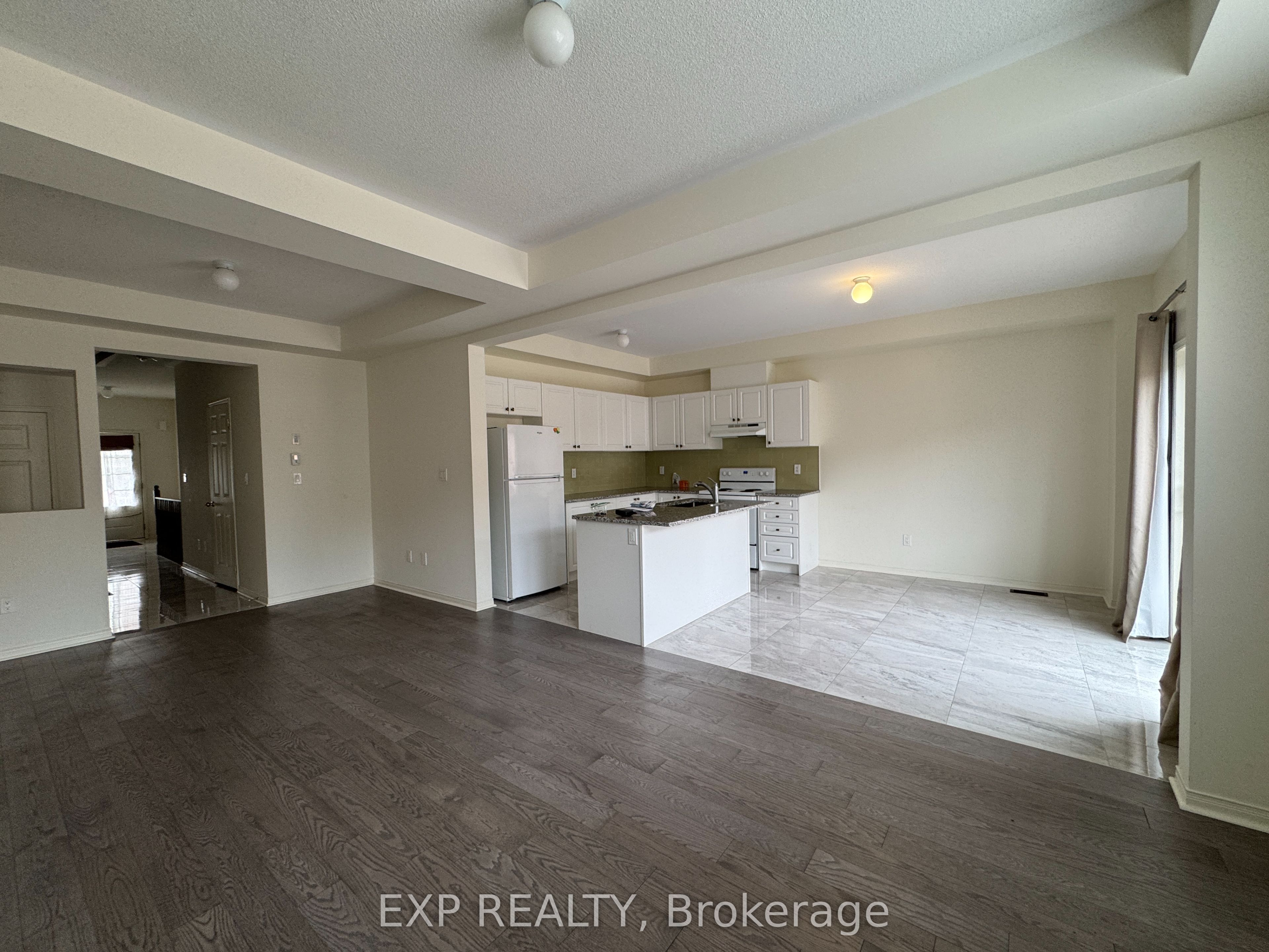 Residential Lease in Richmond Hill 2