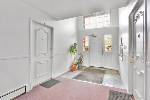 22001 E 11 Mile Rd, Saint Clair Shores, MI, 48081-1643 | Card Image