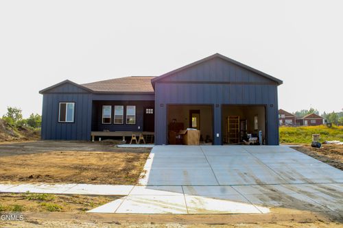 1305 Tara Ln Sw, Watford City, ND, 58854 | Card Image