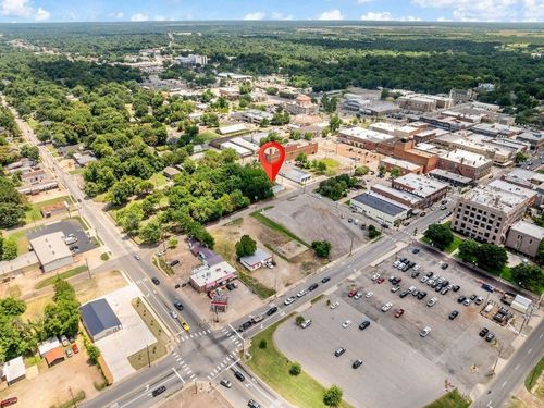 111 E Price St, Paris, TX, 75460-4231 | Card Image