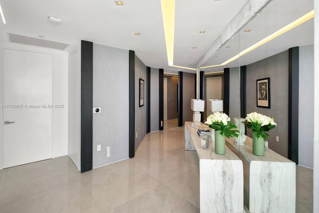 APT-606 - 100 S Pointe Dr, Condo with 3 bedrooms, 5 bathrooms and null parking in Miami Beach FL | Image 25