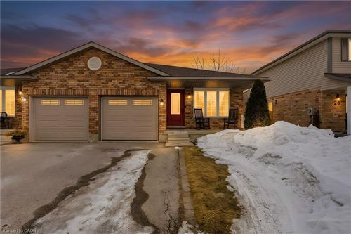25 Bitternut Pl, Elmira, ON, N3B3L2 | Card Image