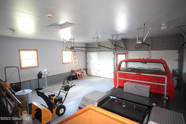 OVERSIZED GARAGE | Image 59