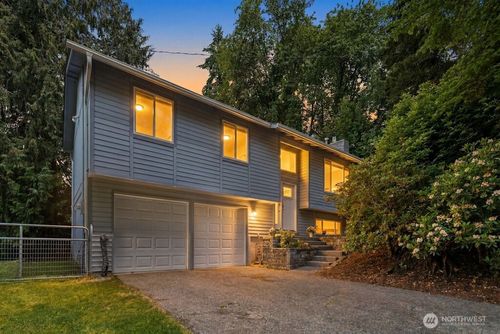 26910 Se 154th Pl, Issaquah, WA, 98027-8345 | Card Image