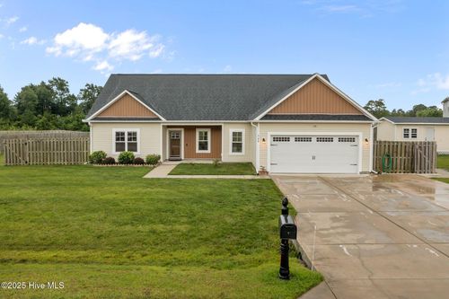 500 Perth Ct, Hubert, NC, 28539-4703 | Card Image