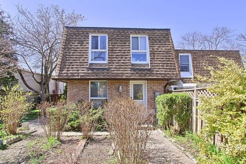 5 Penwick Cres, Richmond Hill, ON, L4C5B3 | Card Image