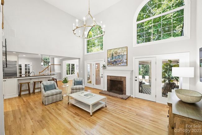 Two story family room | Image 11