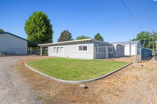 4504 W Nixon St, Pasco, WA, 99301-2832 | Card Image