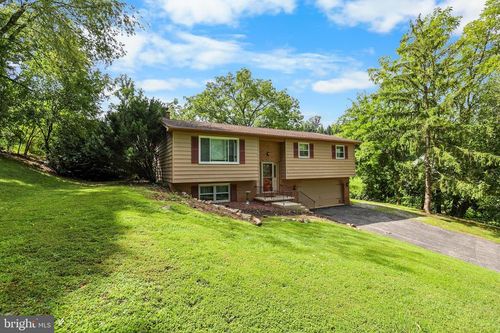 228 Cherry St, YORK, PA, 17402-5047 | Card Image