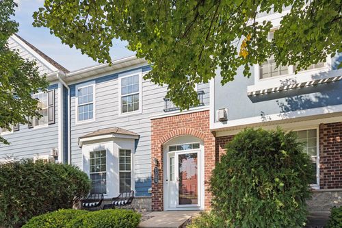 15323 Foliage Ave, Apple Valley, MN, 55124-5921 | Card Image