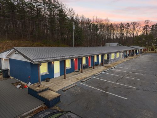 1165 Highway 11 S, Beattyville, KY, 41311-7534 | Card Image