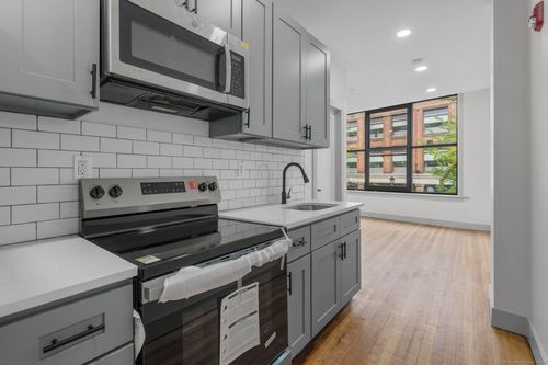 2a-111 Bank St, Waterbury, CT, 06702-2205 | Card Image