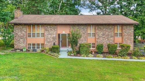 7904 Berkshire Blvd, Powell, TN, 37849-3738 | Card Image